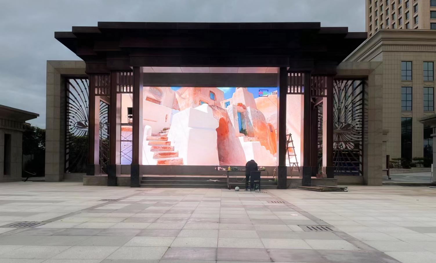 Outdoor LED display installation 2